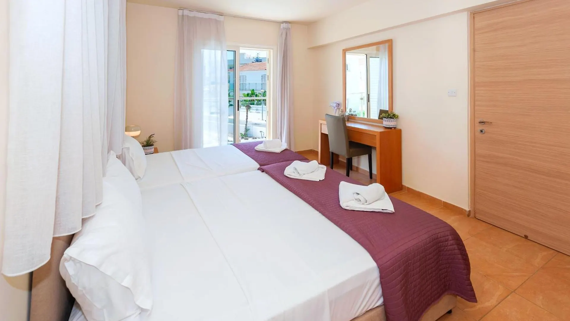 Villa Aurora - 100M From Pernera Beach Protaras