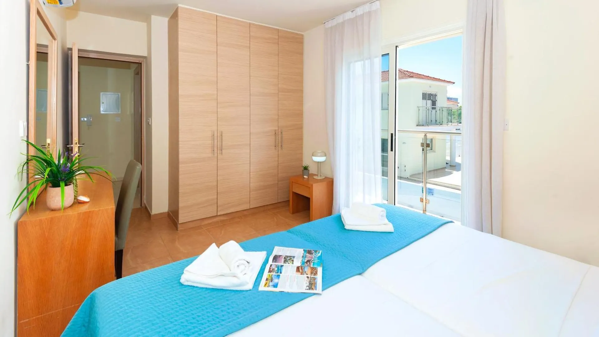Villa Aurora - 100M From Pernera Beach Protaras