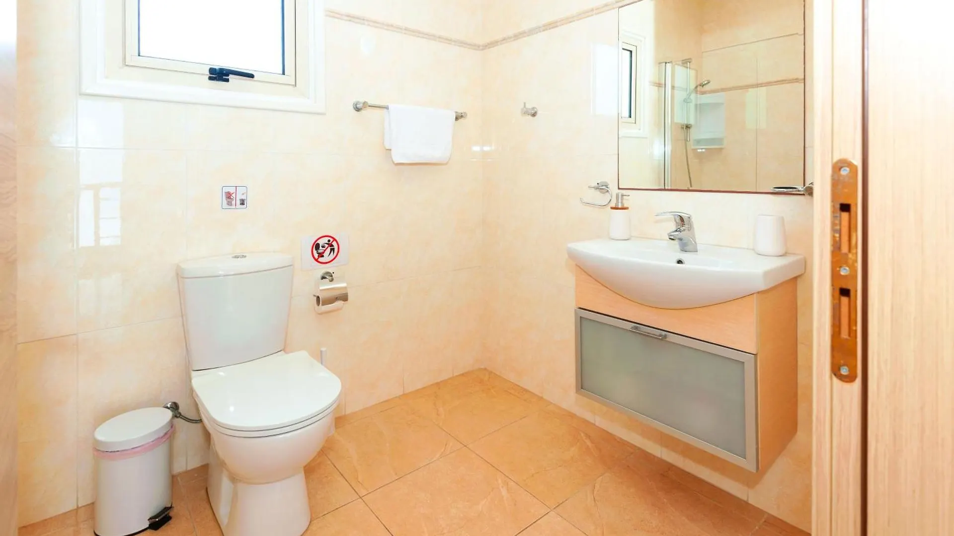 Villa Aurora - 100M From Pernera Beach Protaras